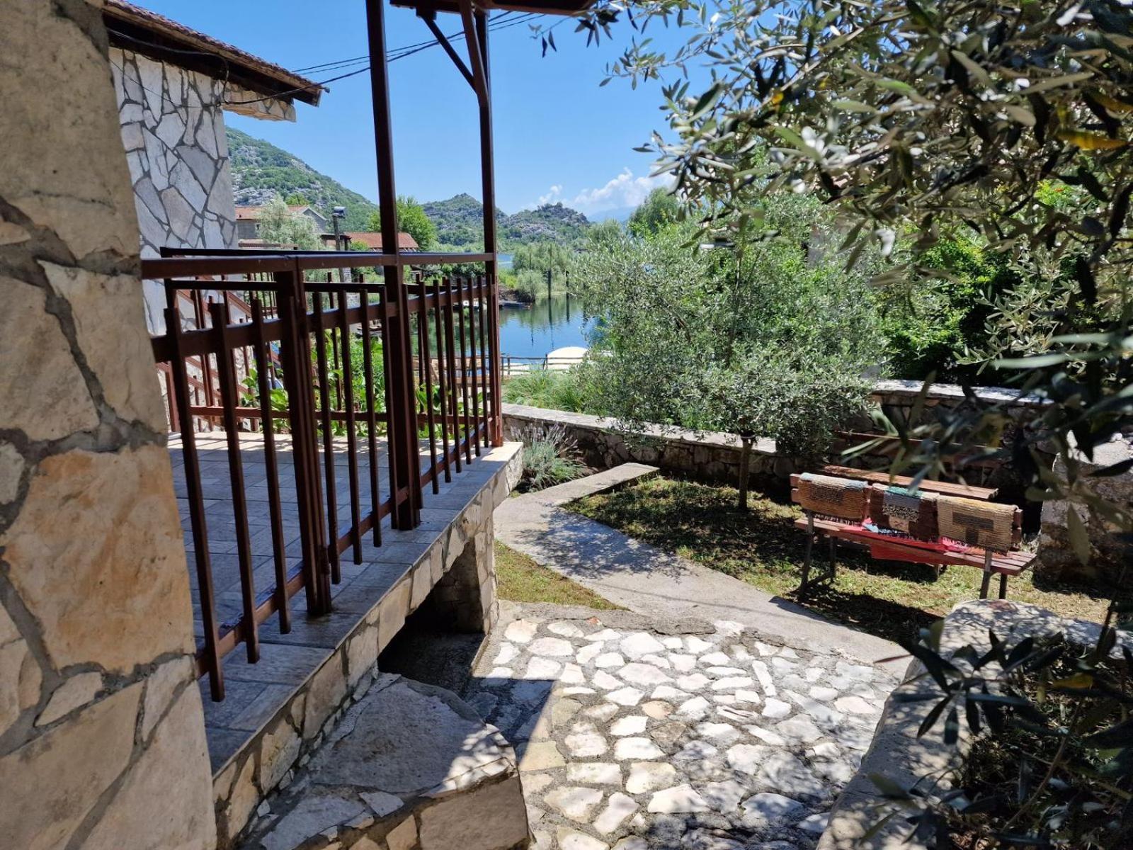 Lakeside Oasis Home Karuc Buitenkant foto